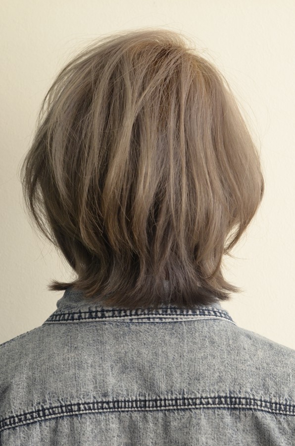 スモーキーグレーカラーBack写真