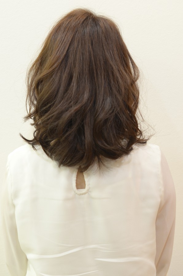 愛されふんわりパーマスタイルBack写真