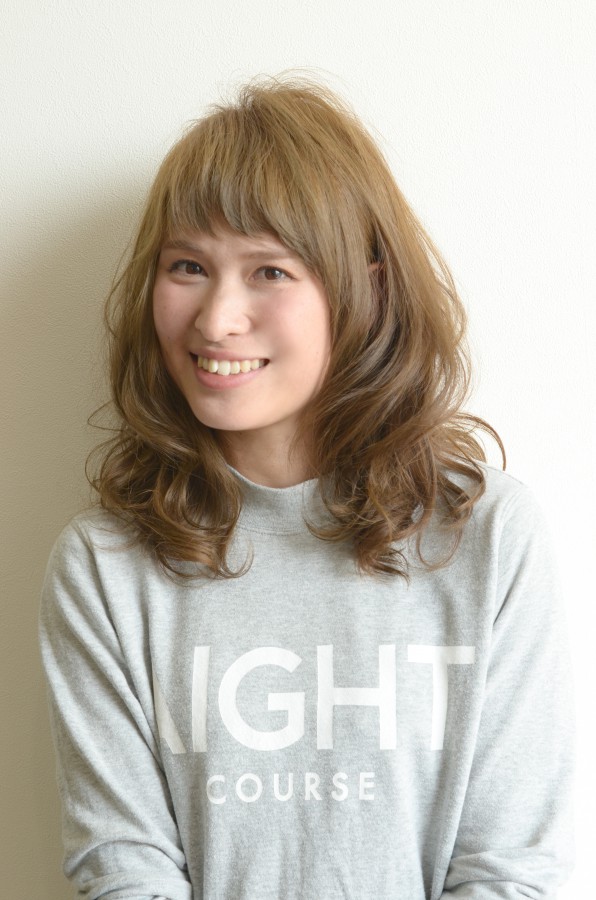 短めフロントが可愛い♪ふわふわパーマヘア写真