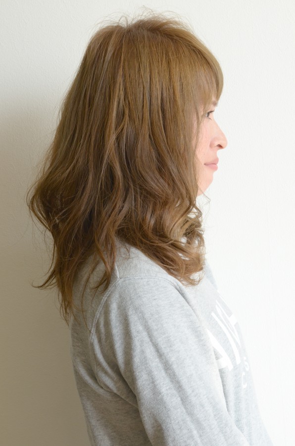 短めフロントが可愛い♪ふわふわパーマヘアSide写真