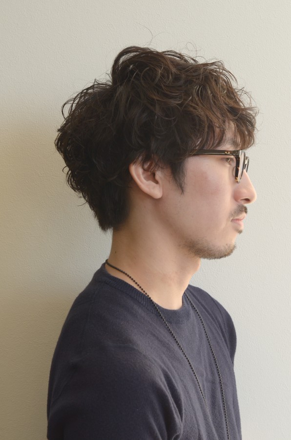 個性が光る　メンズパーマスタイルSide写真